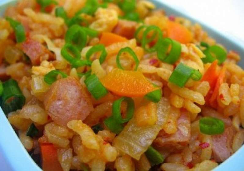 الأرز بالجزر والبرتقال
