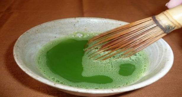 بالصور: مشروب ياباني للتخلص من دهون البطن تماماً.. فقط مرتين يومياً!