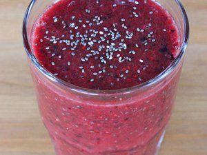 سموثي التوت وبذور الشيا