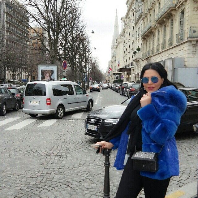 هيفاء وهبي تحرق مجدداً إطلالة أحلام في باريس!