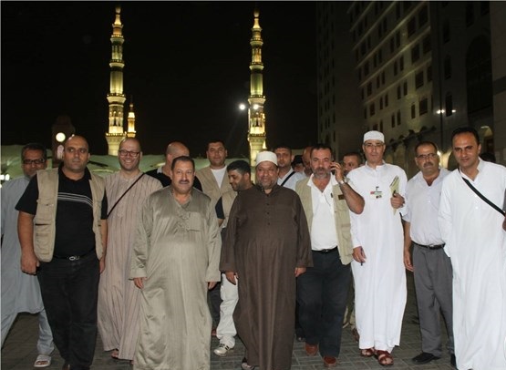 بالصور : الوزير ادعيس يتفقد حجاج فلسطين في المدينة المنورة ويؤكد جميعهم بخير