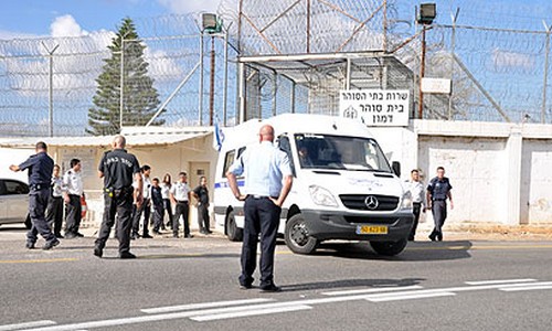 اسرى سجن نفحة يعلونون الاستنفار الكامل والساعات القادمة ستكون حاسمة