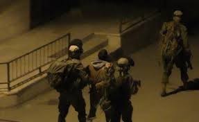 الاحتلال يعتقل شاباً من بلدة عناتا شمال القدس