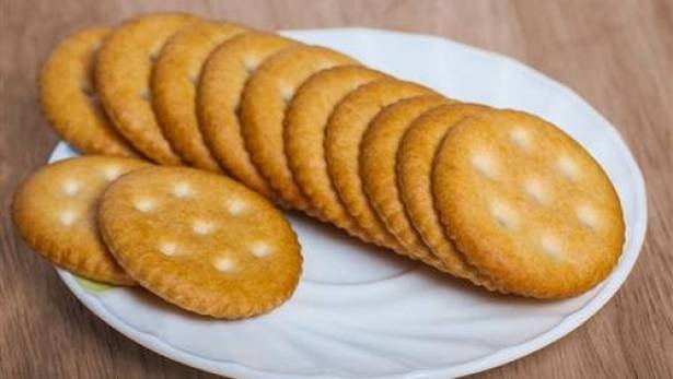 خبراء تغذية يحذرون من وجود مواد مسرطنة ببسكويت الأطفال