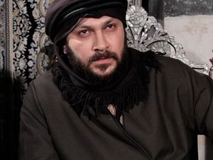 شاهدوا اللقطة التي تسببت بهجوم جمهور وائل شرف على بديله في "باب الحارة" الجزء 8