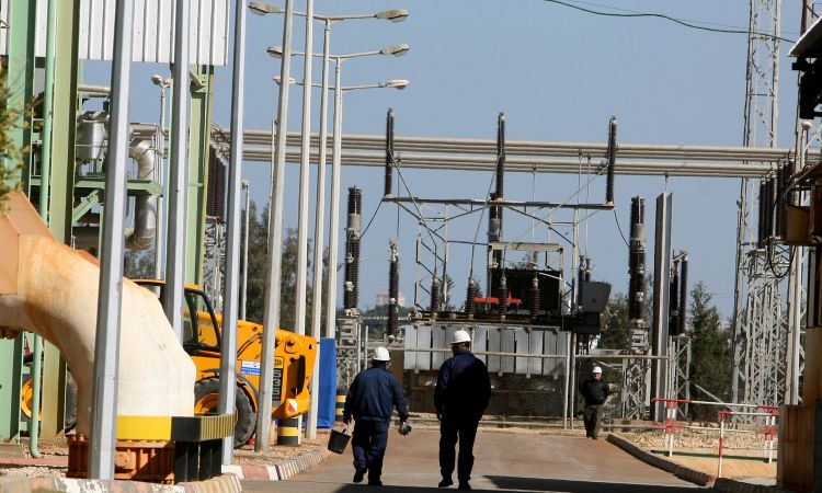 تعطل الخطوط المصرية بعد عودتها أمس