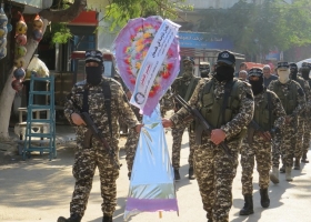 قيادة لجان المقاومة تعزي ام جبر وشاح باستشهاد القائد سمير قنطار