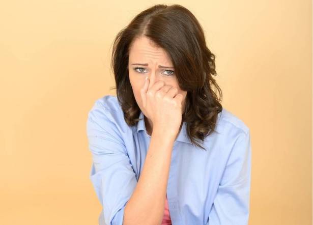 ما أسباب تغيُّر رائحة البول؟