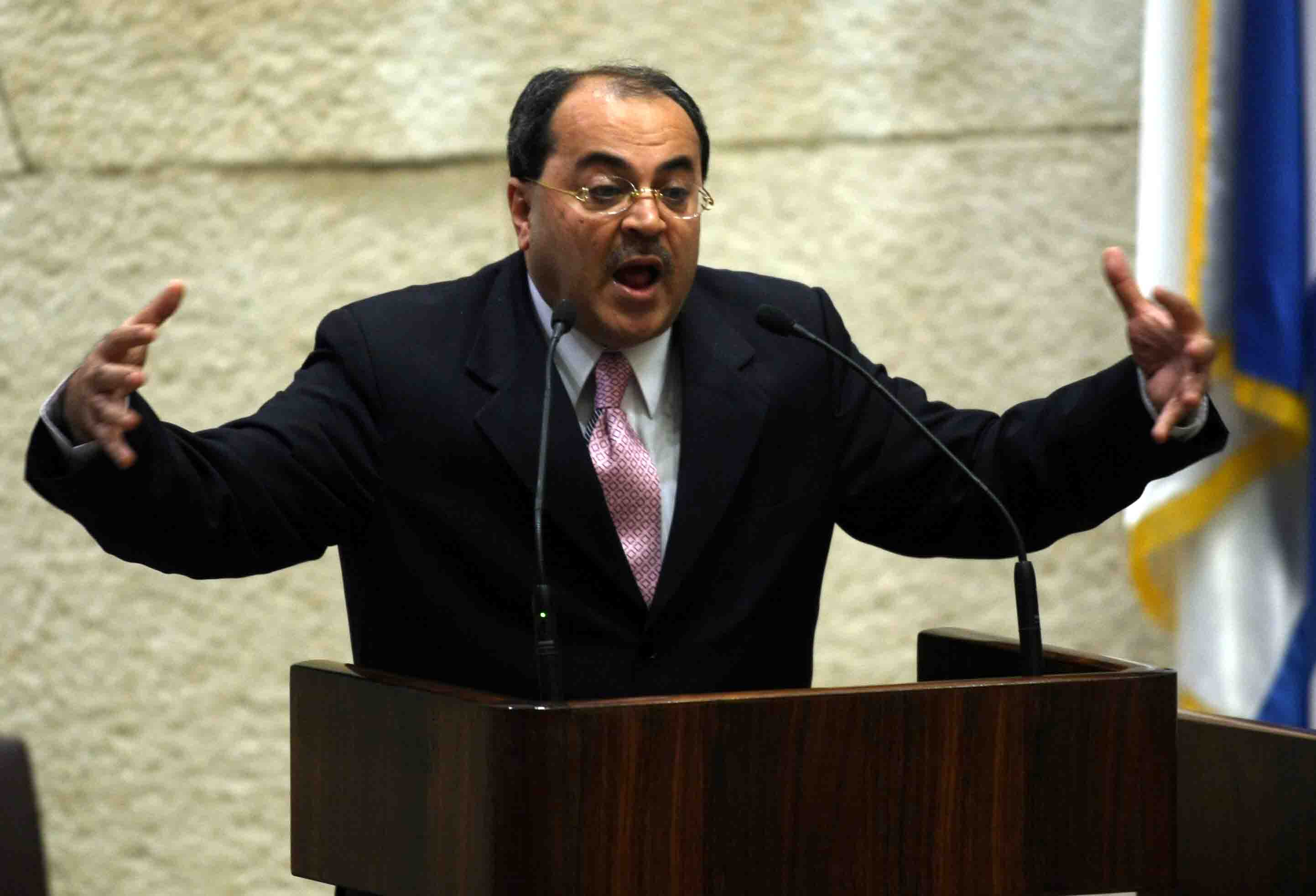 محكمة إسرائيلية تمتنع عن اصدار حكم بالسجن لمستوطنة اعتدت على النائب الطيبي