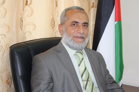 وفاة والدة الأسير النائب رياض رداد