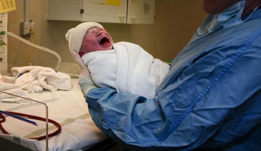 طفل "بلا عيون" يشغل الصين