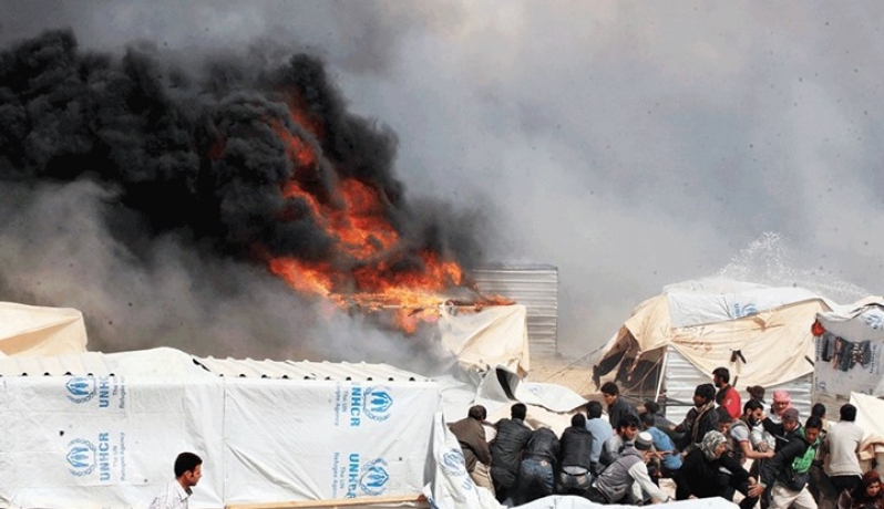 وفاة 4 لاجئين سوريين بمخيم الزعتري جراء حريق