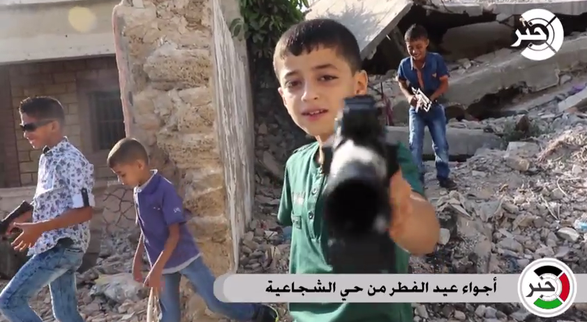 بالفيديو : الشجاعية في عيد الفطر : "نحن منكوبين ونقضى العيد بين ركام الذكريات والمباني"