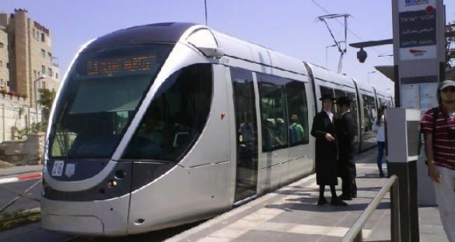 الاحتلال يقر بتخطيط القطار السريع بين تل أبيب وحائط البراق