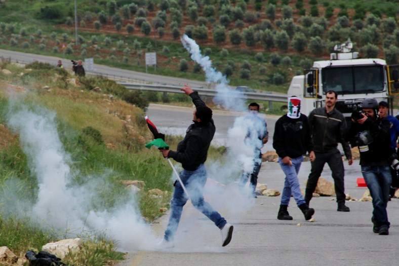 إصابات جراء قمع الاحتلال لمسيرات الضفة