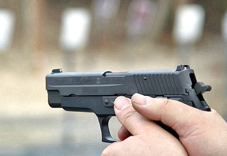 مصرع مواطن برصاصة مجهولة المصدر وسط قطاع غزة