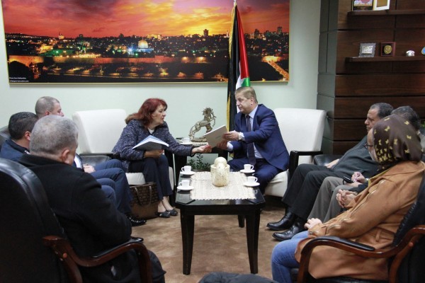 اتحاد المستشفيات العربية يمنح وزير الصحة جائزة الشخصية العربية الصحية لعام 2018