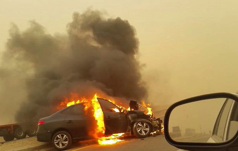 اشتعال النار بحافلة للمستوطنين رشقت بزجاجة حارقة