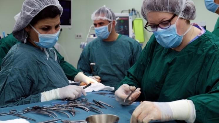 برلمانية بريطانية متخصصة بسرطان الثدي تحاول إنقاذ النساء في الأراضي الفلسطينية