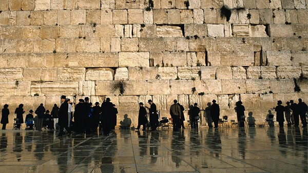 لتسهيل اقتحام الأقصى.. مخطط إسرائيلي لتشييد مبني قرب "البراق"