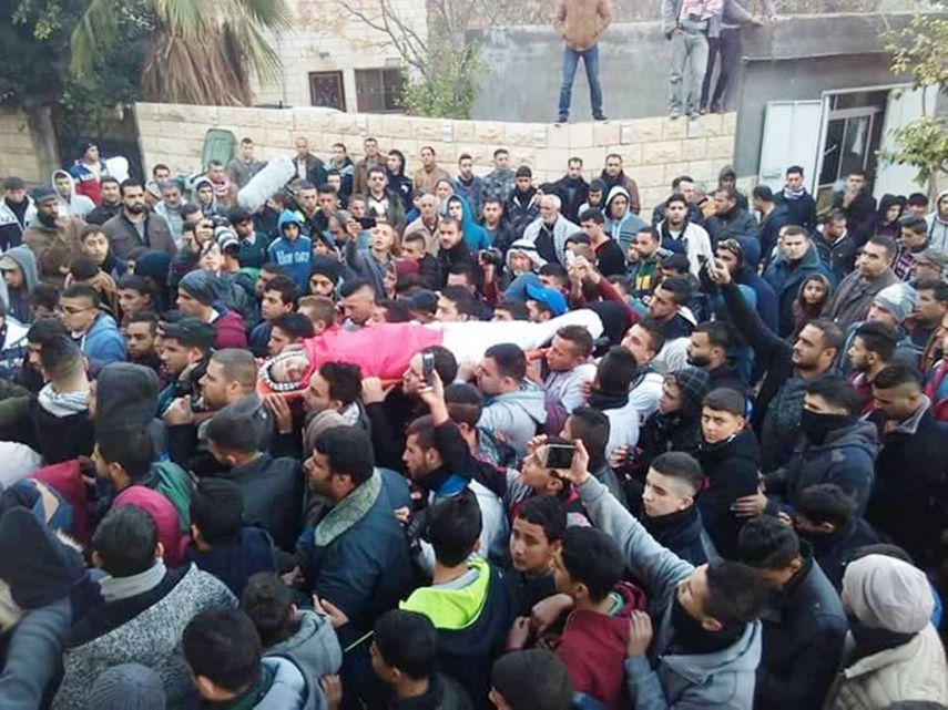 بالصور: وسط حالة من الغضب.. جماهير الضفة تودع 6 شهداء اليوم