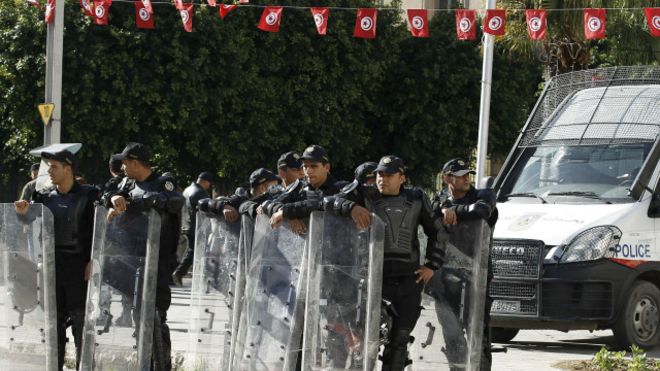 الامن التونسي يقتل 6 مسلحين في بلدة بن قردان