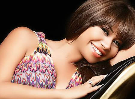 الفنانة شيرين عبد الوهاب تهدد نجوم  the voice