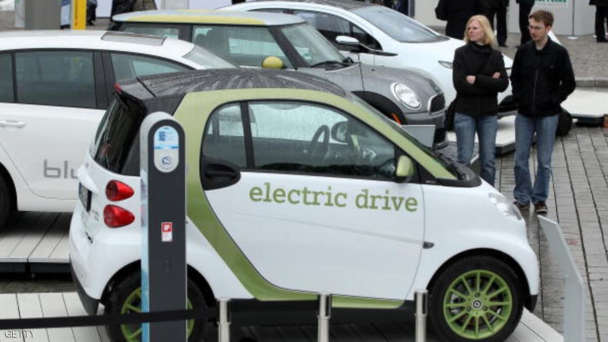 "دايلمر" تستثمر مليارات الدولارات في سيارات كهربائية