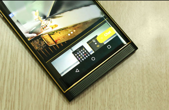 بالصور: بلاك بيري برايف الذهبي