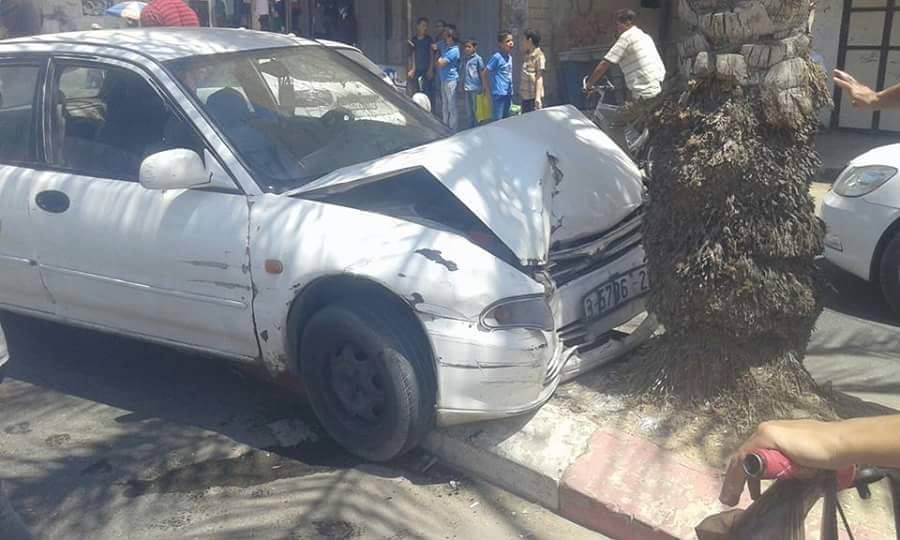 إصابة مواطنين جراء حادث سير على دوار عبسان شرقي خانيونس