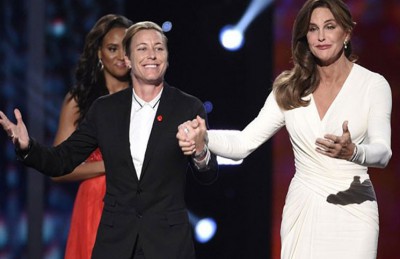 زوج والدة كيم كاردشيان يفوز بلقب ملكة بعد تحوله لامرأة