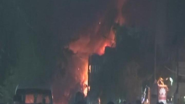 مجهولون يفجرون أحد أبرز مقرات الحشد الشعبي وسط بغداد