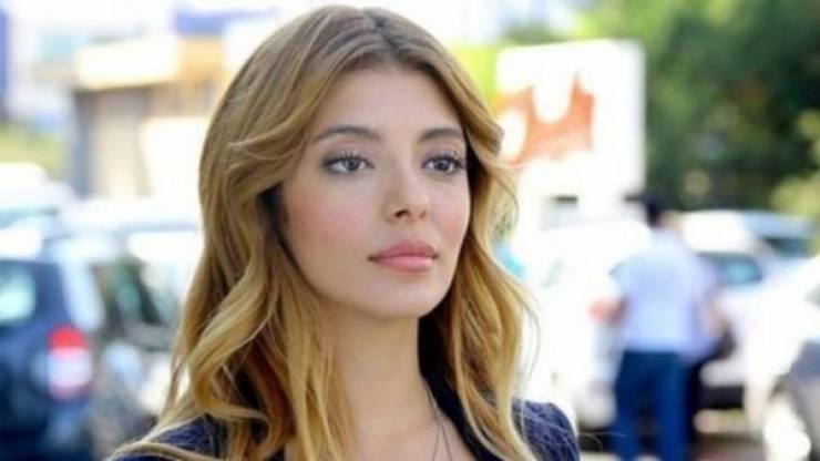 ممثلة تركية شهيرة 'نادمة' وتتأسف عن إساءتها لأردوغان !