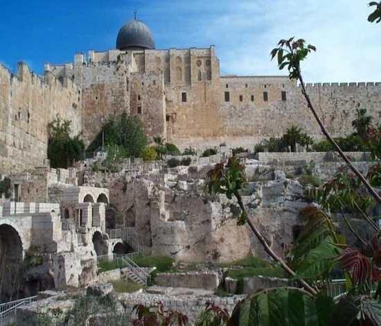 "الإسلامية المسيحية" تؤكد موقفها الرافض لفرض الضرائب على كنائس القدس والمساس بأملاكها