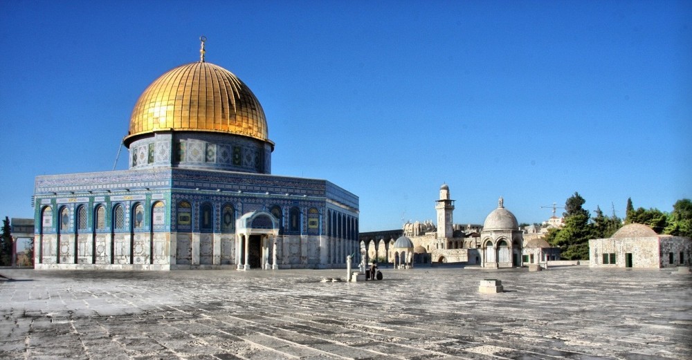 القدس الدولية: إطفاء الأنوار عن قبة الصخرة اعتداء على الأمة