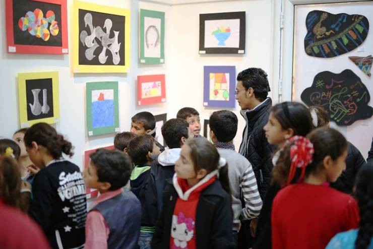 معرض للرسومات بأريحا إحياءً ليوم الطفل الفلسطيني