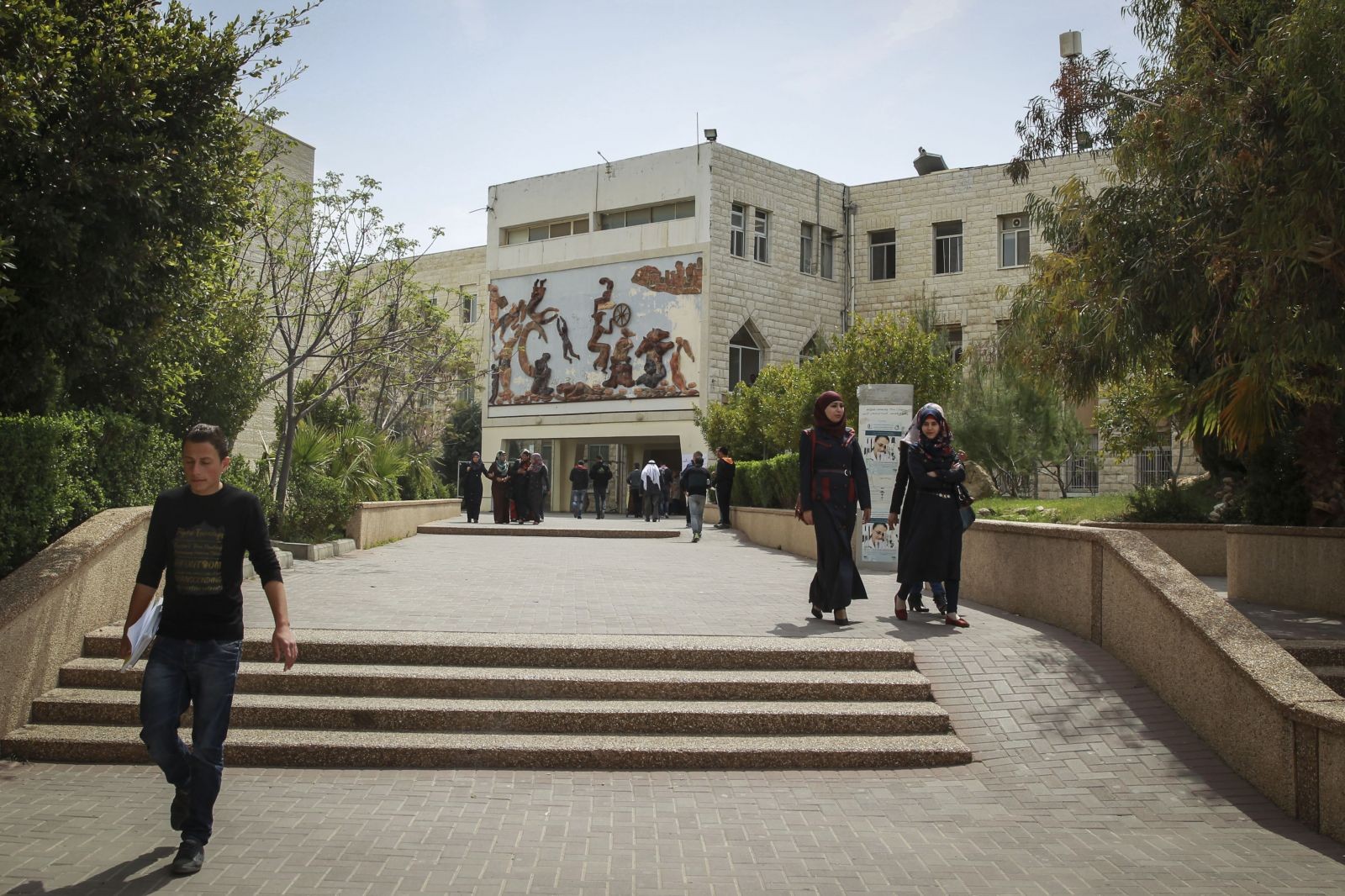 جامعة القدس تستضيف مهرجان "زهرة المدائن للإبداع الثقافي من أجل القدس"