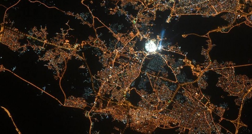 تصريحات مثيرة لرائد فضاء روسي حول رؤية "مكة" من الفضاء