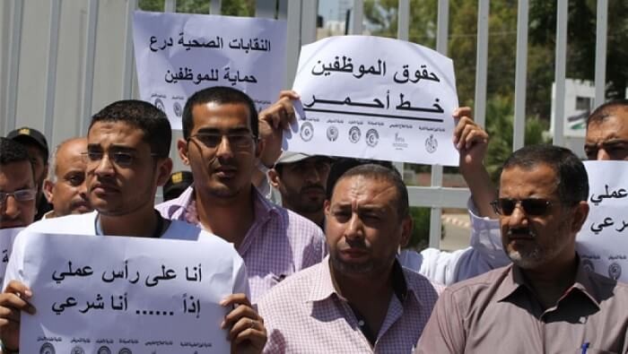 هجوم عنيف على وزير الزراعة ورئيس الوزراء رداً على قرار التقاعد المبكر