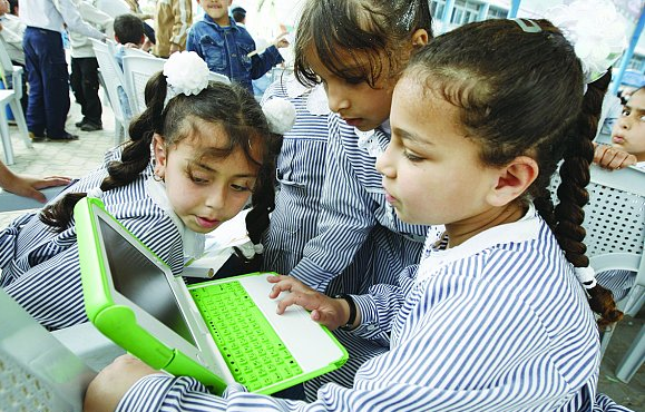 صيدم : انترنت في كافة المدارس بالتعاون مع الاتصالات قريباً