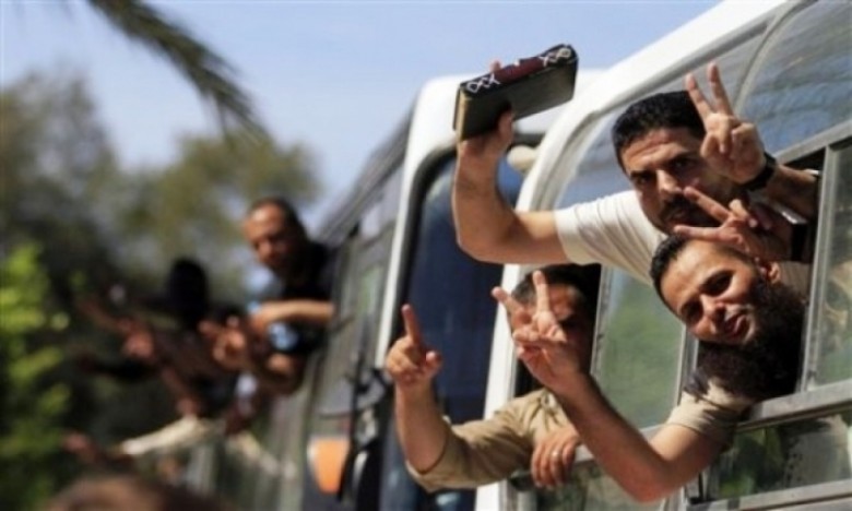 الاحتلال يفرج اليوم عن 6 أسرى من غزة
