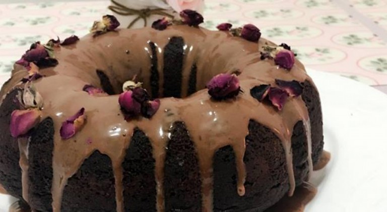 كيكة الشوكولاتة مع صوص النوتيلا