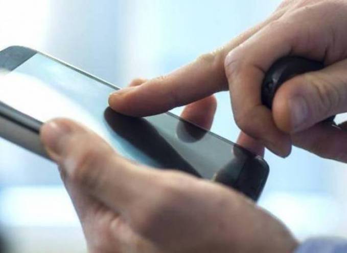 اشياء بسيطة تمكنك من معرفة اذا كان هاتفك مراقب!!