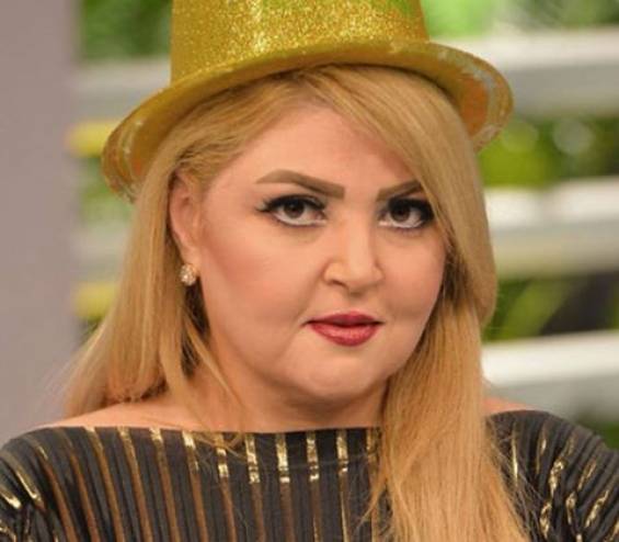 بالصور : الفنانة مها احمد بملابس البحر برفقة ابنها!!