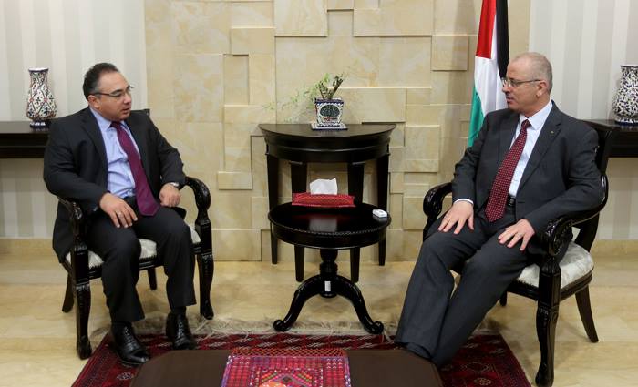 الحمدلله يبحث مع السفير المصري آخر التطورات على صعيد القضية الفلسطينية