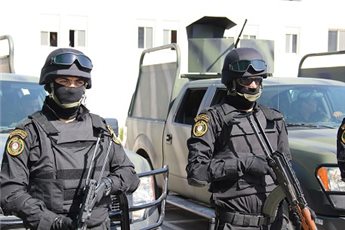 الأمن الفلسطيني يدفع بتعزيزات عسكرية على جميع مداخل مدينة نابلس