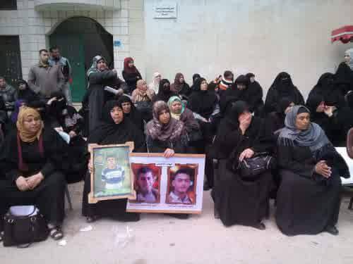 بالصور: محاولة انتحار 7 نساء أمام مؤسسة رعاية أسر الشهداء بغزة