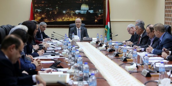 الحمدالله: رسالة المعلم الفلسطيني ستظل موضع ثقة واحترام الشعب الفلسطيني برمته