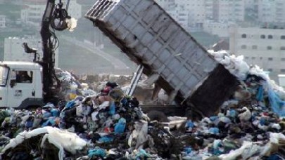 اعتداء بالطعن على موظف ببلدية غزة وحالته حرجة