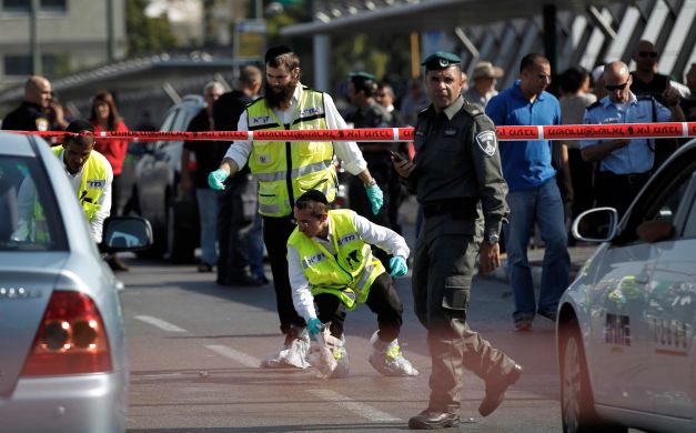 نجاة مستوطن من محاولة طعن في الخليل وانسحاب المنفذ دون إصابات